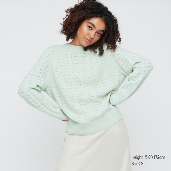 Uniqlo | Mint Light Souffle Yarn Mock Neck Sweater - Picture 2 of 9